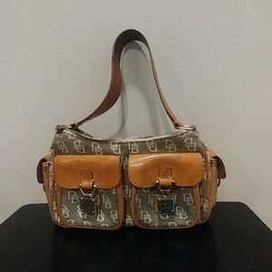 Dooney & Bourke hand bag
